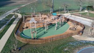 Photo des Jeux pour enfants dans l'espace Loisirs de Saint Nicolas de Macherin